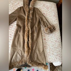 Shearling lambskin !!!!Cute !! Warm !!! This is long full length size 44